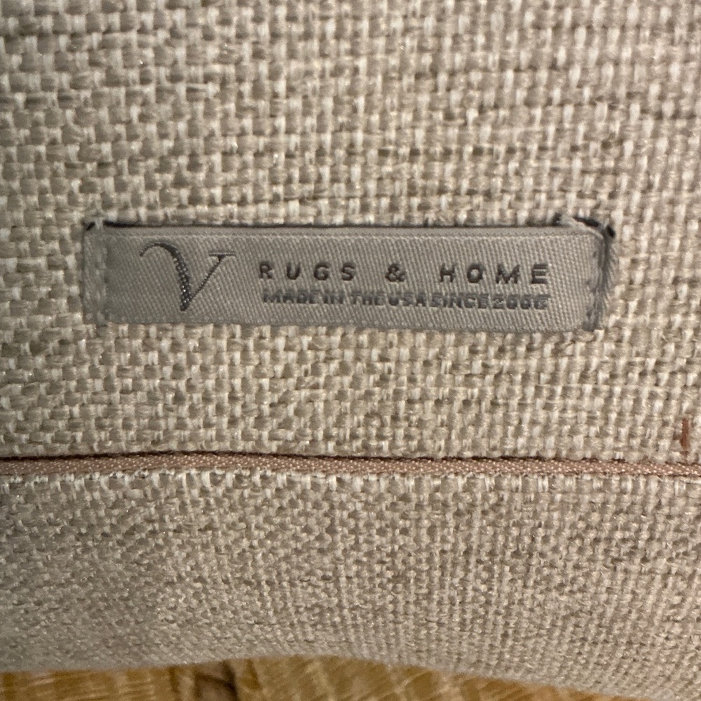 A Pair of Rugs & Home White and Brown Accent Pillows- 22x22- Excellent Condition - Picture 2 of 5